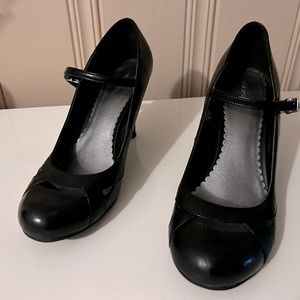Black Mary Jane heel